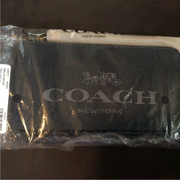 Coach Denim Corner Zip Wristlet, Large NWT - Picture 3 of 10
